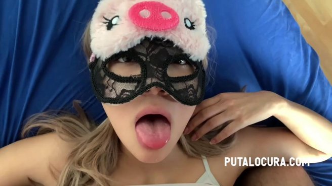 Загадочная блондинка сосет и скачет на члене толстяка