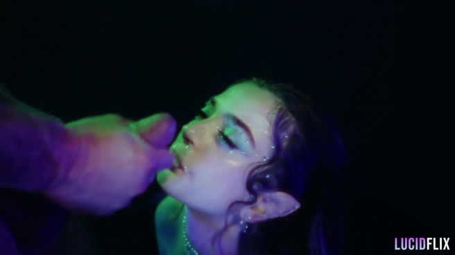 Гламурные оргазмы верхом на хую