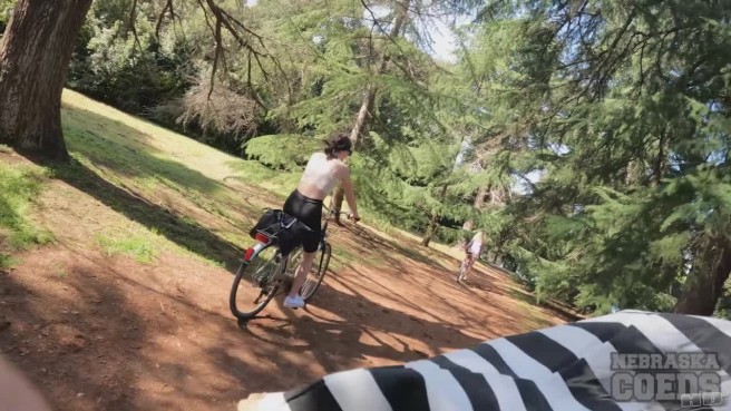 Страсти на нудистском пляжике