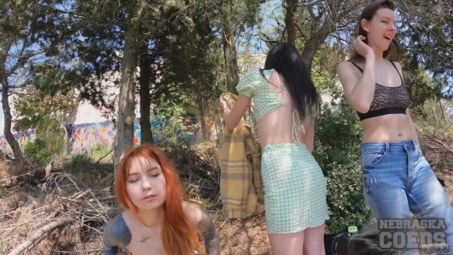 Массовая писькодрочка на свежем воздухе