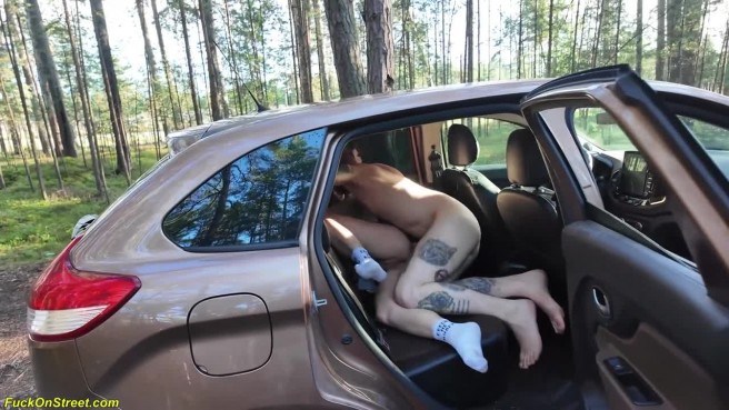 Попутчица точно знает, как рассчитаться за поезд