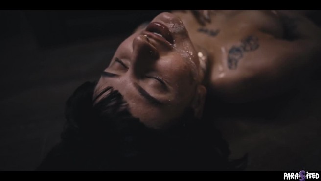 Зомби-эпидемия одолела лесбиянок