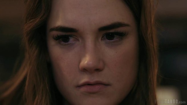 Лесбиянка в очках вместе с подругой переспала с хуястым негром